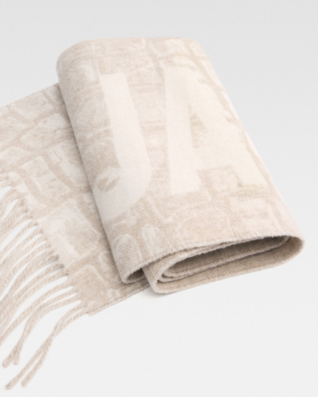 The Jacquemus scarf وشاح the jacquemus scarf وشاح