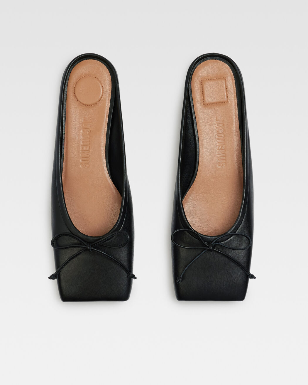 The flat Ballet حذاء jacquemus the flat ballet حذاء