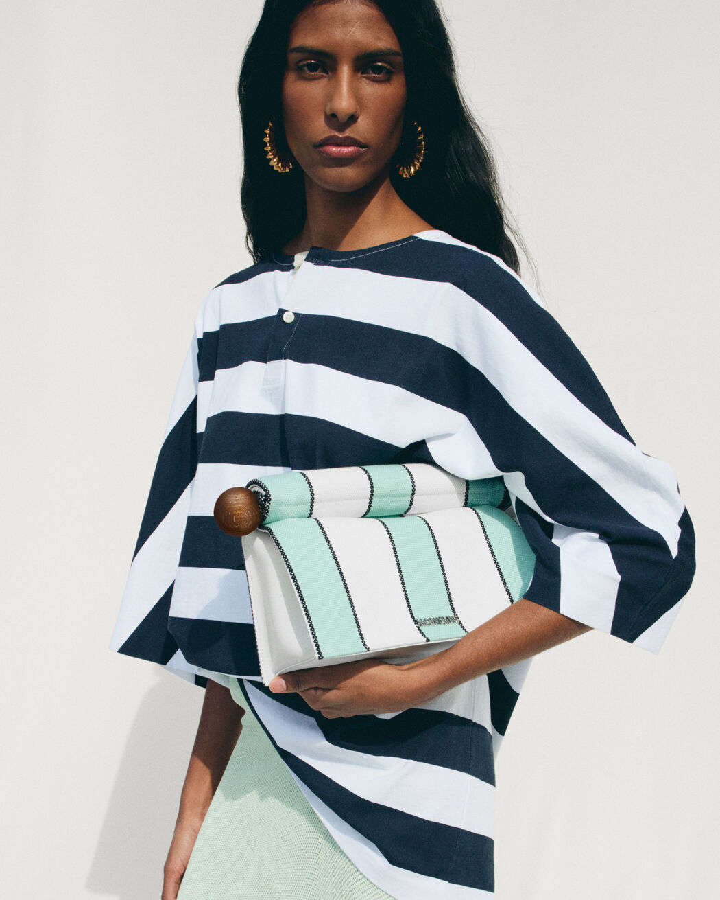 The Rond Carré clutch jacquemus the rond carr clutch