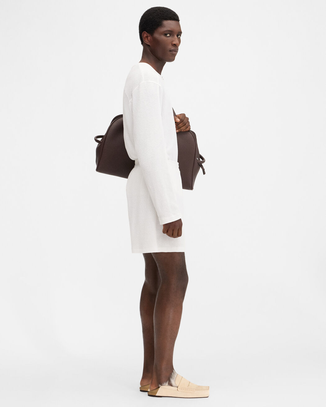 The Melao set طقم من بلوزة و شورت jacquemus the melao set طقم من بلوزة و شورت