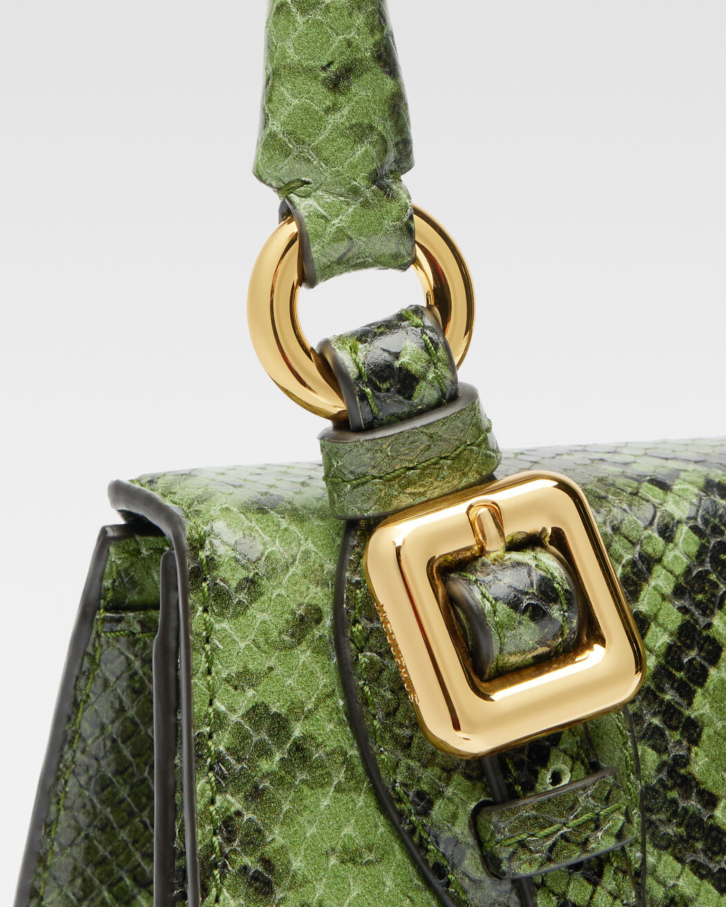 The medium Chiquito with buckle jacquemus the medium chiquito with buckle