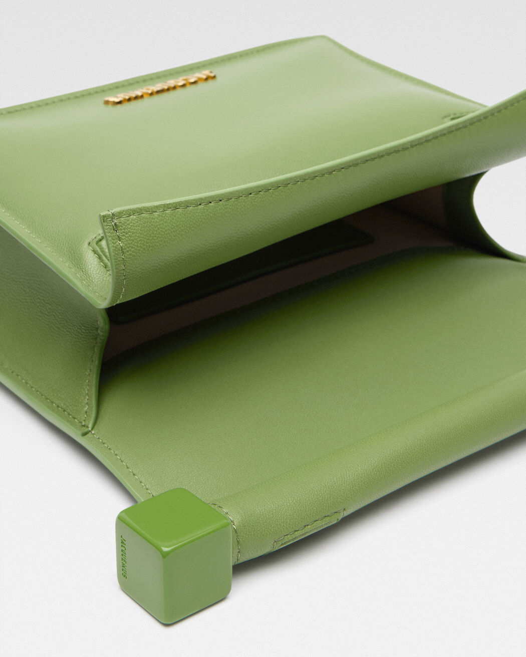 حقيبة The small Rond Carré jacquemus حقيبة the small rond carr