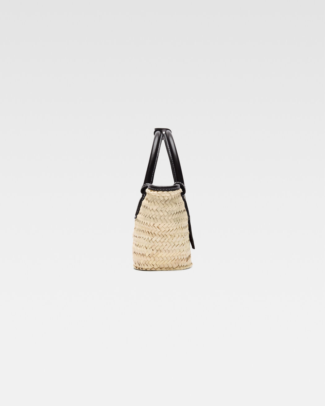 The small Soli basket حقيبة jacquemus the small soli basket حقيبة