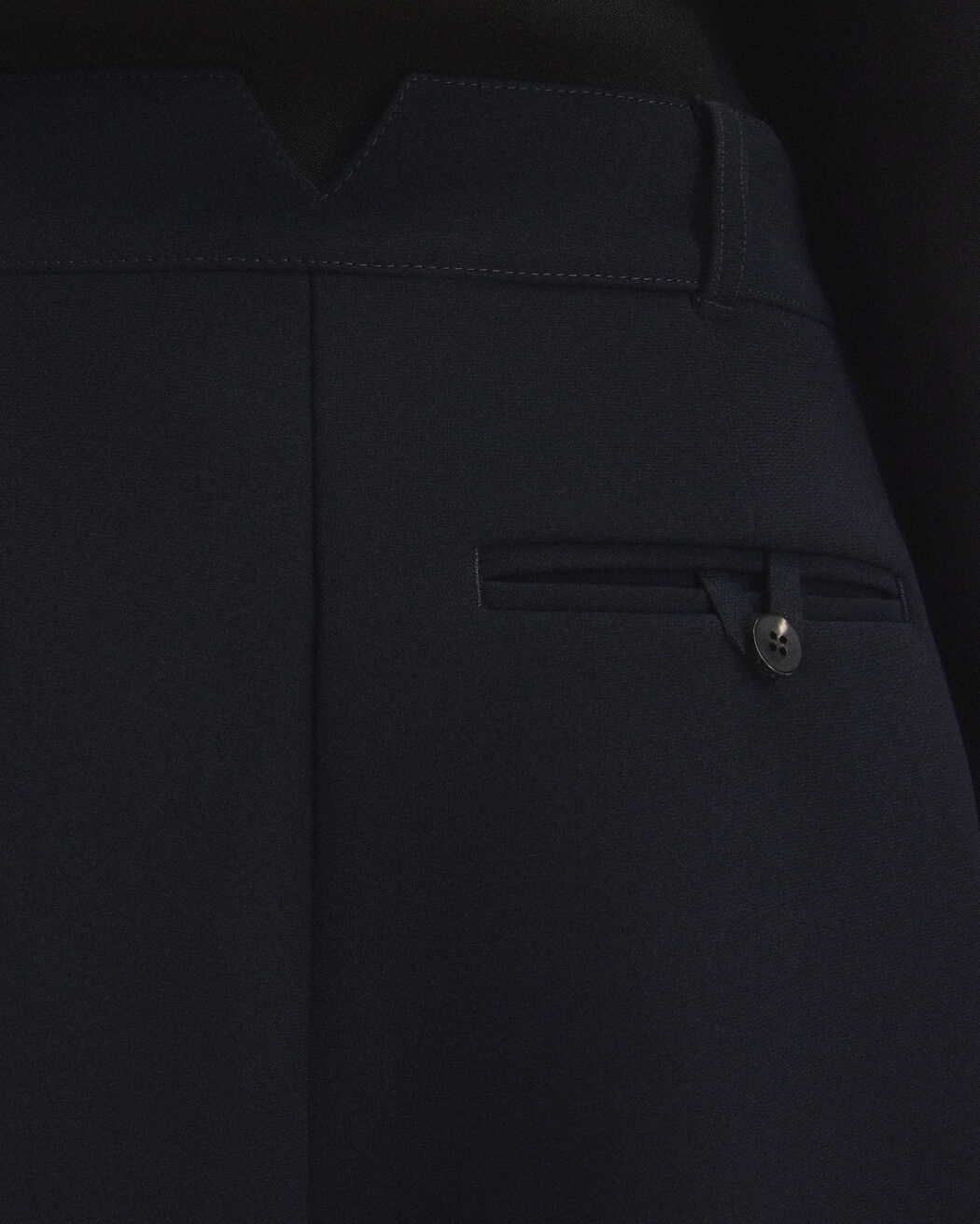 برمودا Le Bermuda Ovalo jacquemus برمودا le bermuda ovalo