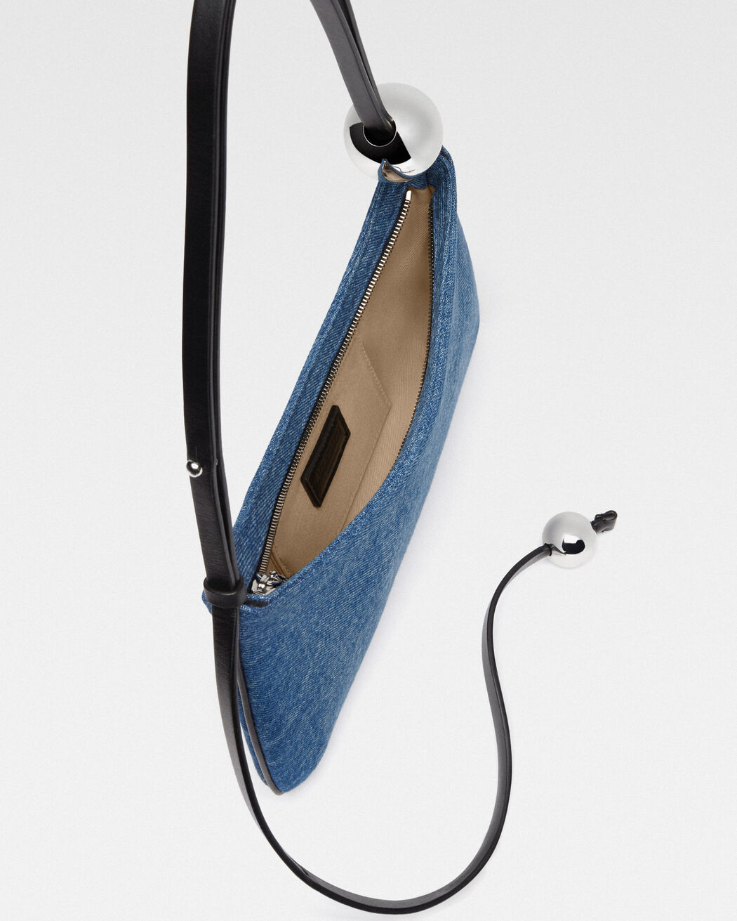 حقيبة The Bisou Perle jacquemus حقيبة the bisou perle