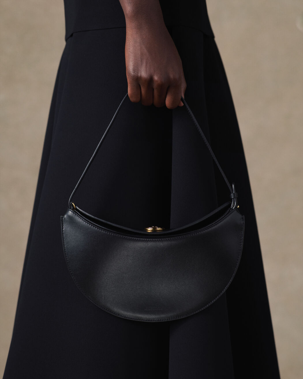 The small Ovalo jacquemus the small ovalo