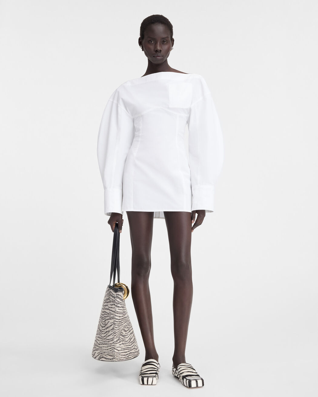 The Casaco shirt dress jacquemus the casaco shirt dress