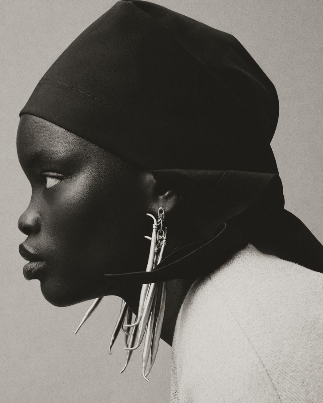 The Haricots earrings jacquemus the haricots earrings