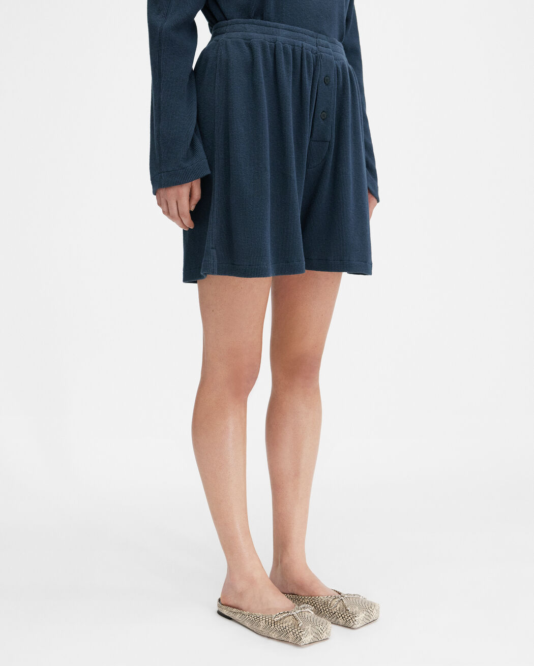 The Melao set طقم من بلوزة وشورت jacquemus the melao set طقم من بلوزة وشورت