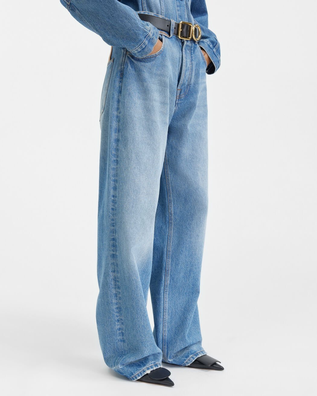 بنطال جينز The wide de-Nîmes denim pants jacquemus بنطال جينز the wide de n mes denim pants