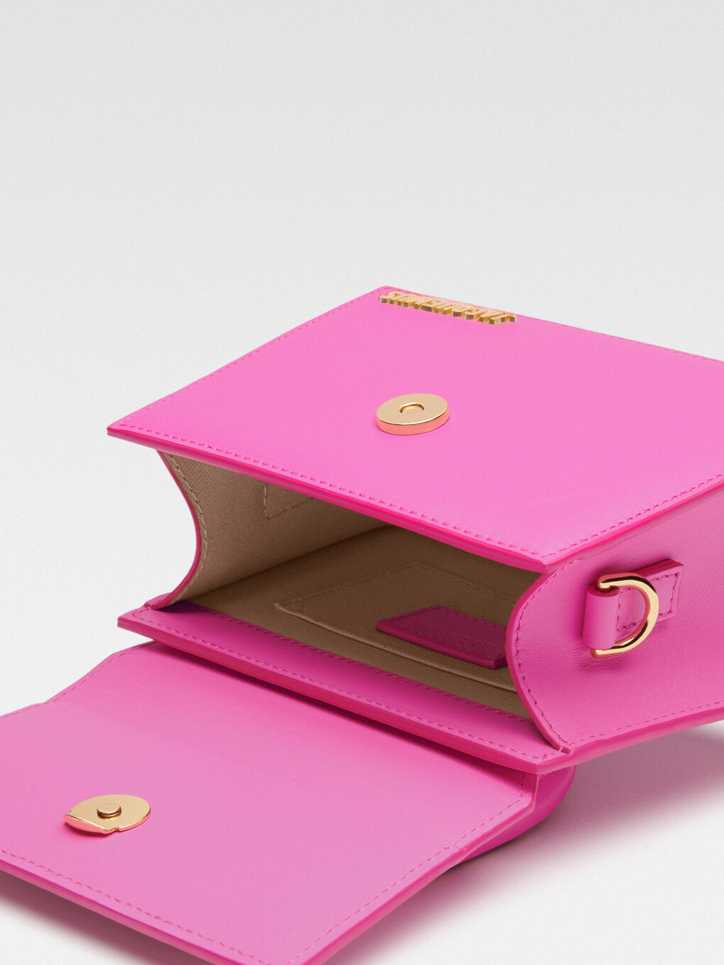 Shop Sale Jacquemus KSA Official Website shop-sale-jacquemus-ksa-official-website