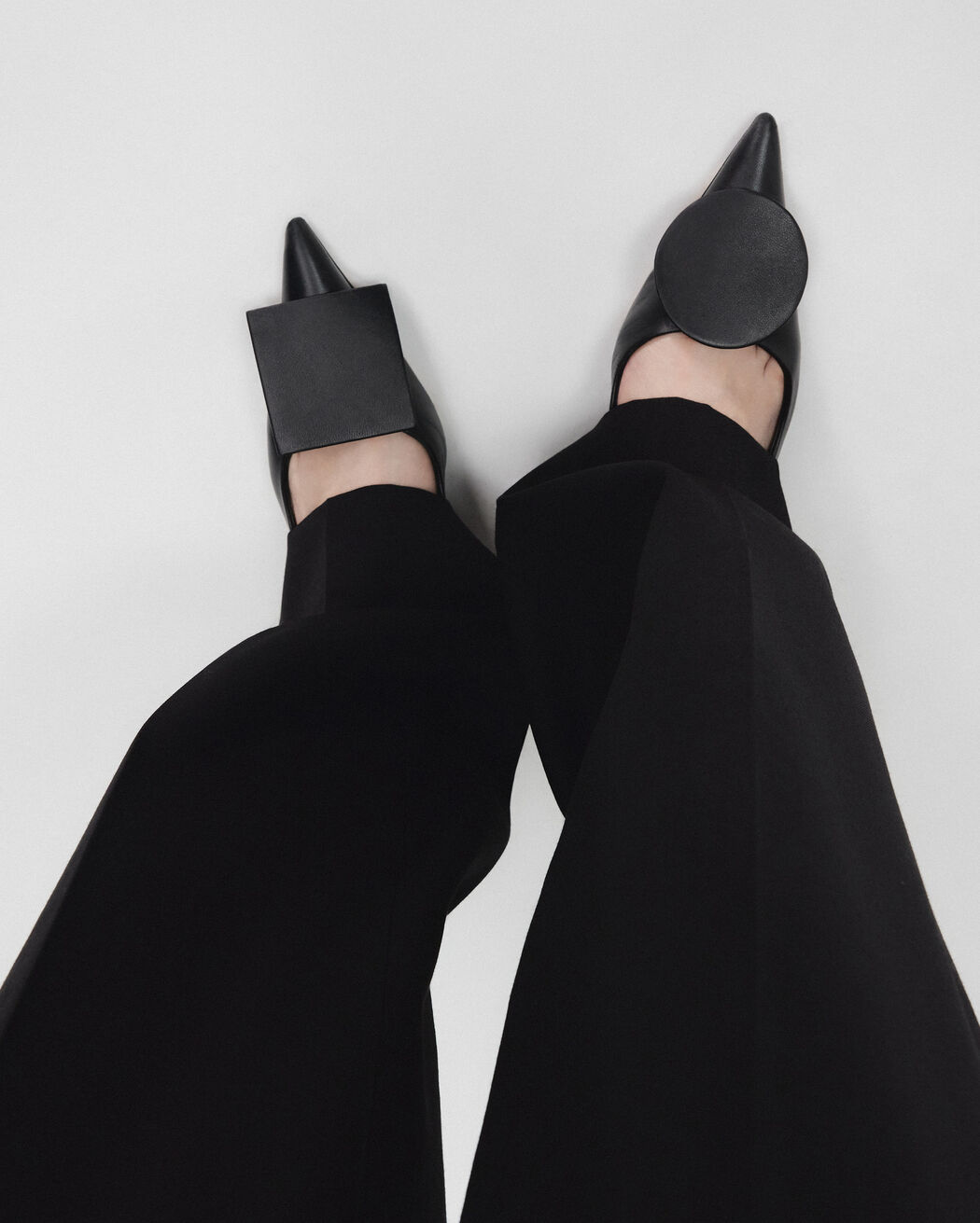 حذاء The low Duelo slingbacks jacquemus حذاء the low duelo slingbacks