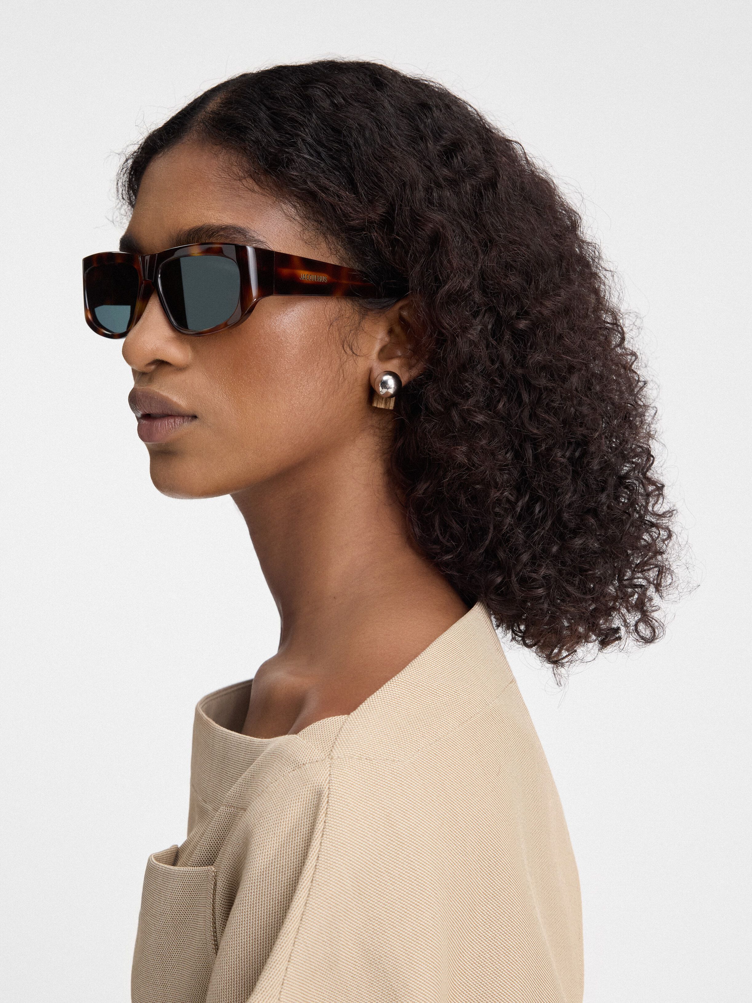 JACQUEMUS ブラック Les lunettes Pilota サングラス Jacquemus - PILOTA D-FRAME SUNGLASSES IN BLACK – LE LABO STORE