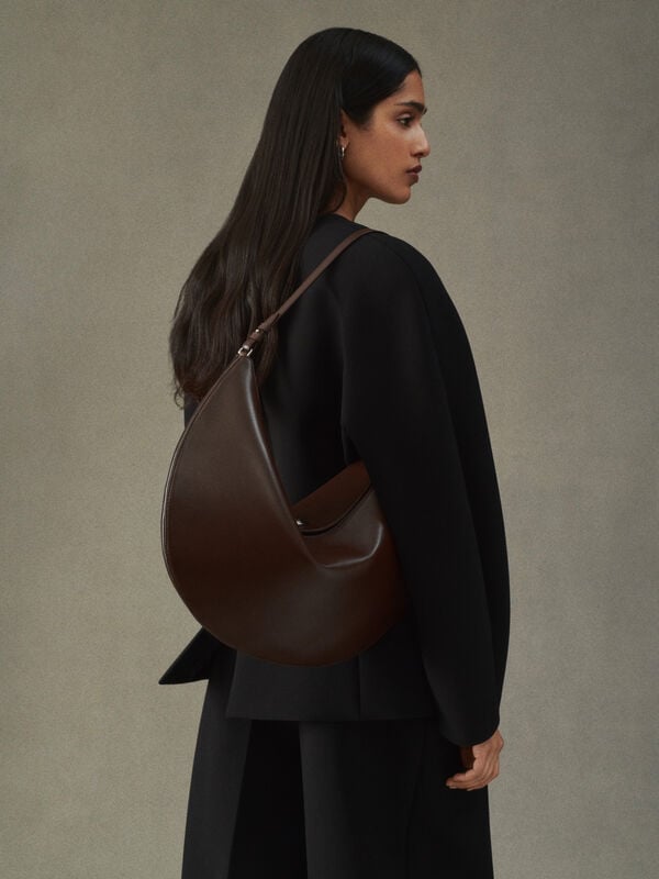 The Ovalo bag jacquemus the ovalo حقيبة