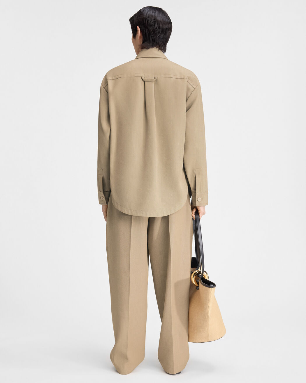قميص Le Blouson Montaigne jacquemus قميص le blouson montaigne