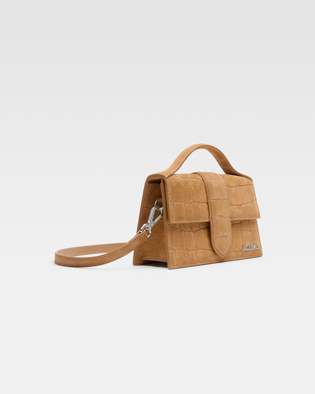 The large Bambino حقيبة jacquemus the large bambino حقيبة