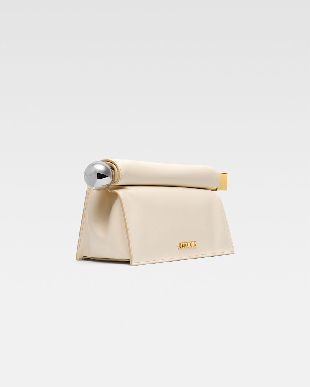 The Rond Carré clutch jacquemus the rond carr  clutch