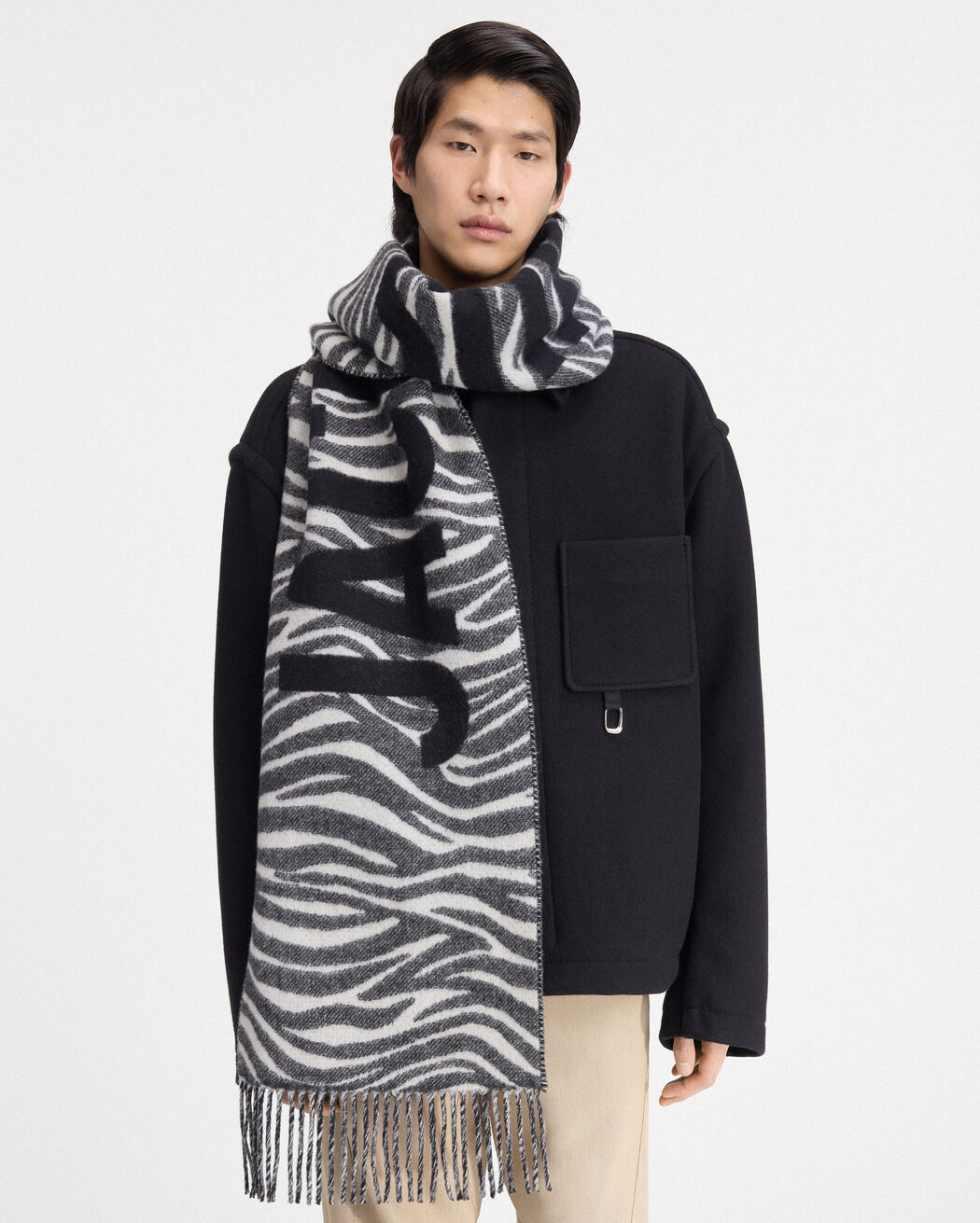 The Jacquemus scarf the jacquemus scarf
