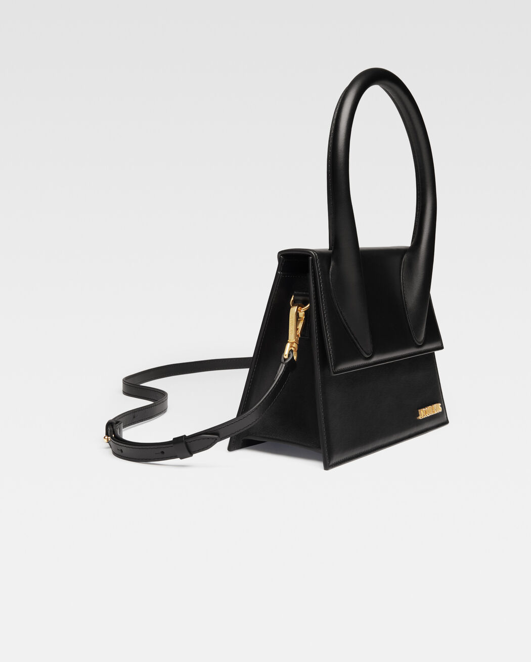 The large Chiquito jacquemus the large chiquito