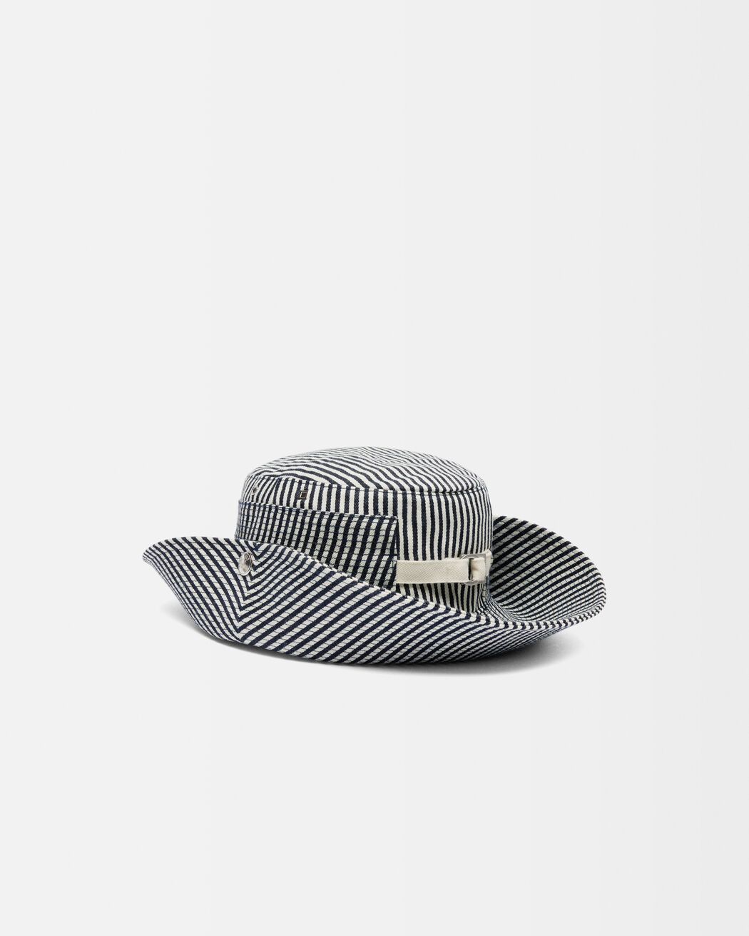 The de-Nîmes denim bucket hat jacquemus the de n mes denim bucket hat