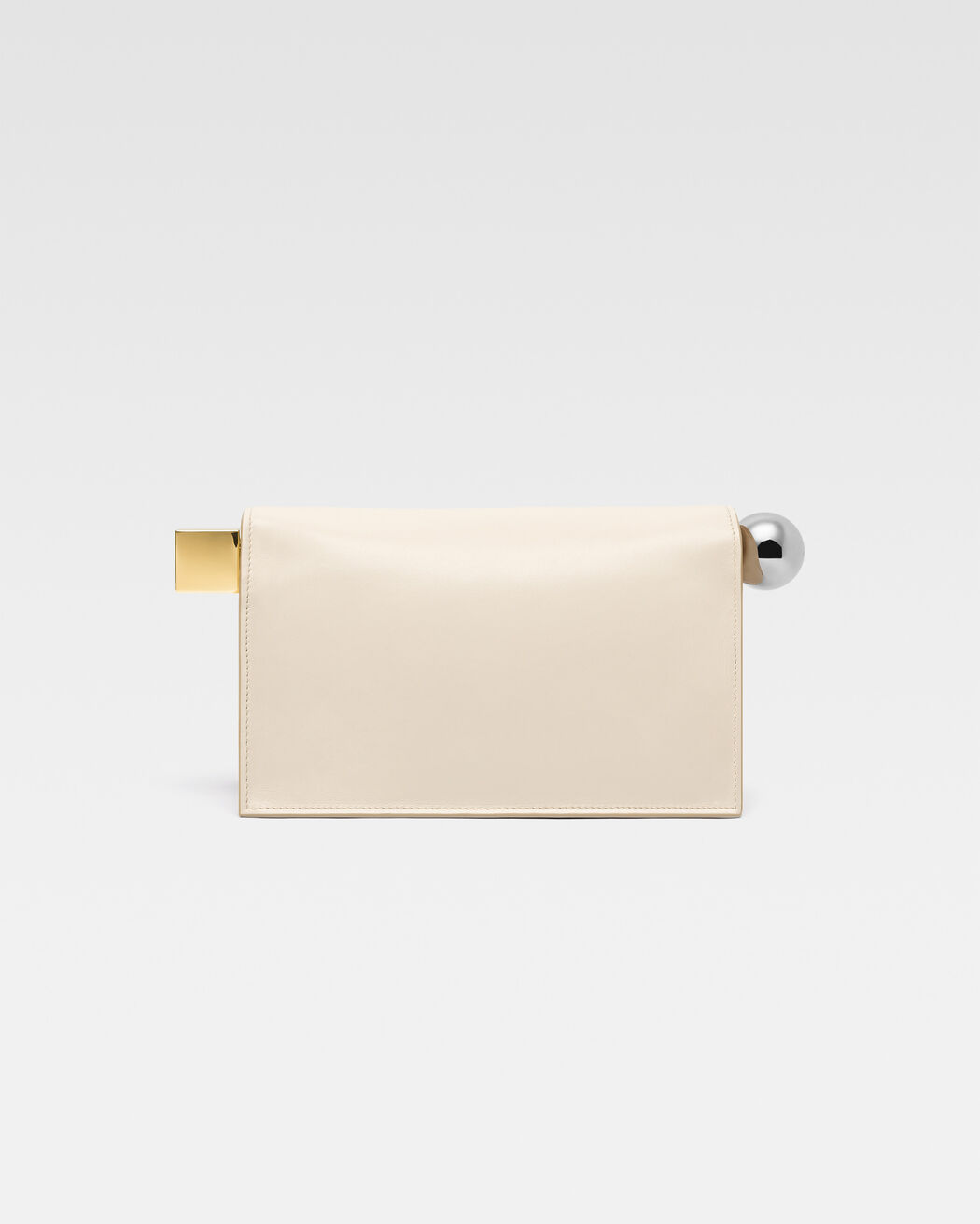 The Rond Carré clutch jacquemus the rond carr  clutch