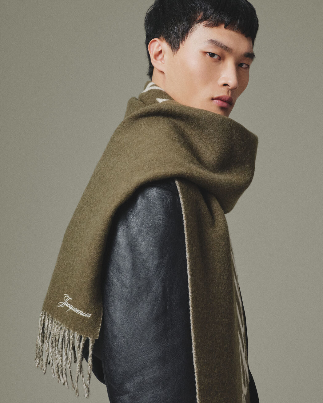 وشاح The Atelier jacquemus وشاح the atelier