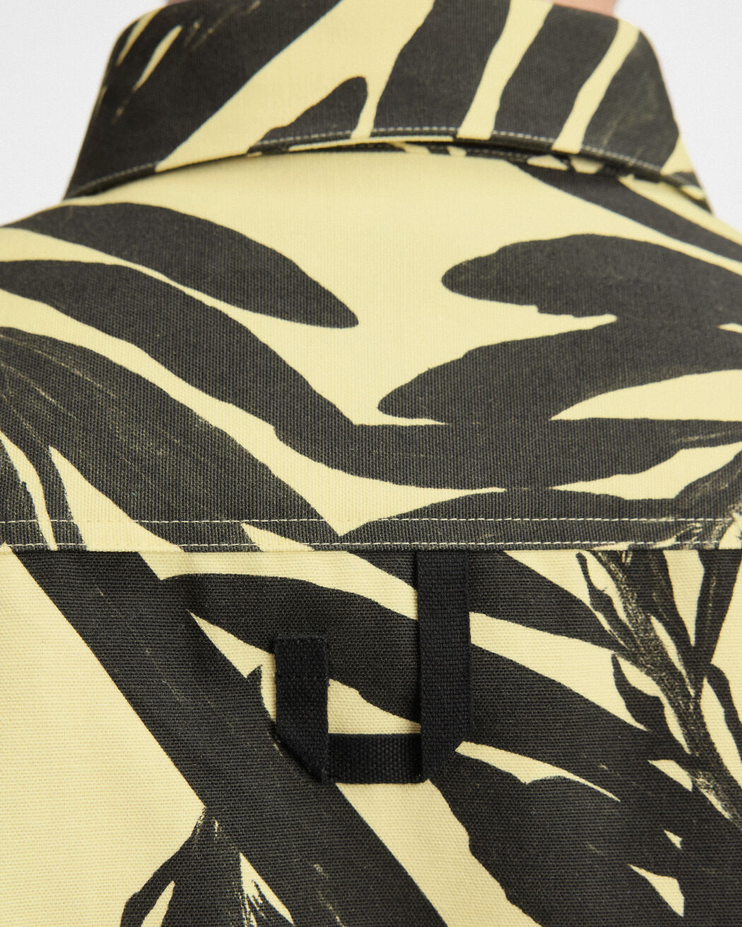 The Simon shirt قميص jacquemus the simon shirt قميص