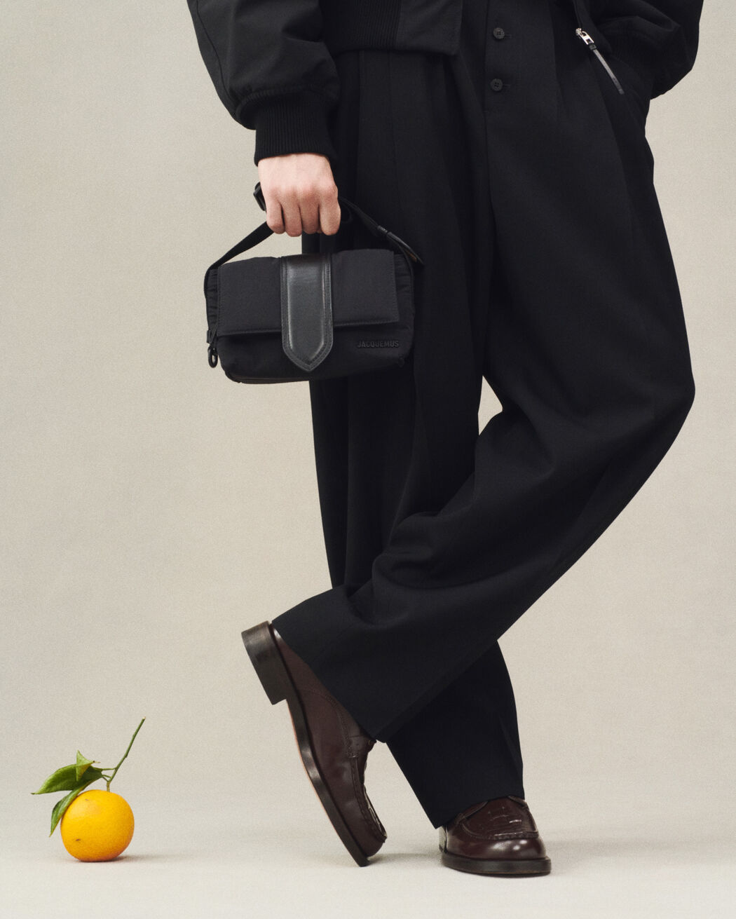 The small Bambino messenger bag jacquemus the small bambino messenger bag