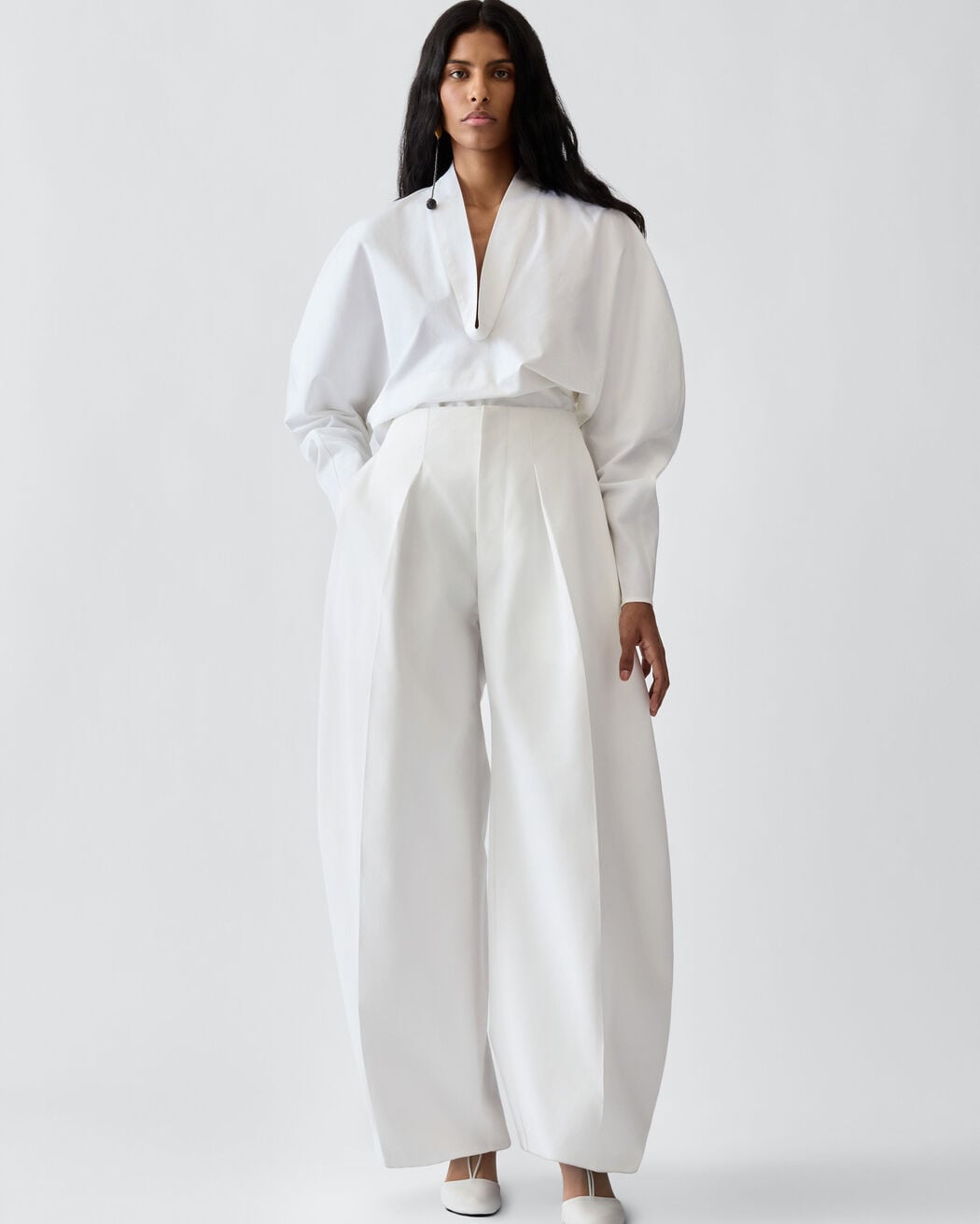 The Ovalo fluid pants jacquemus the ovalo fluid pants