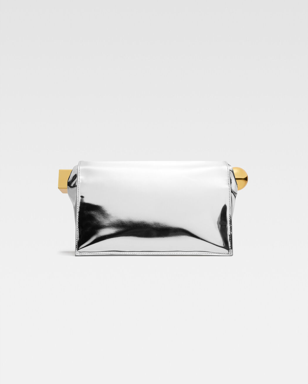 The Rond Carré clutch حقيبة jacquemus the rond carr  clutch حقيبة