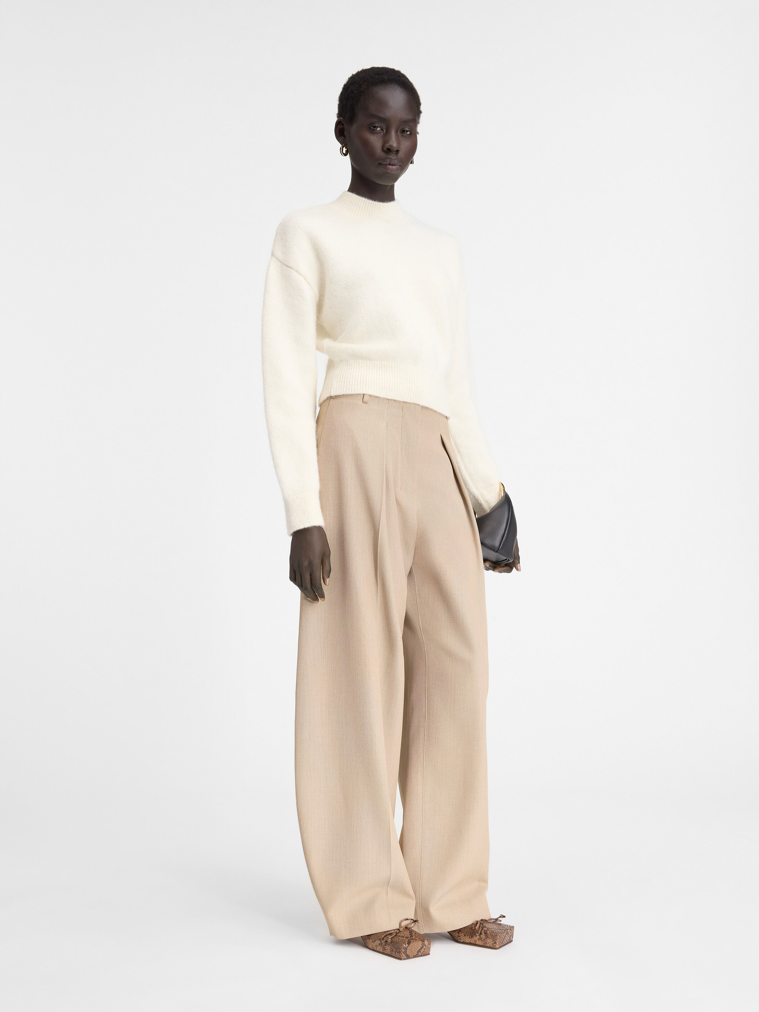 極美品☆JACQUEMUS ジャックムス 24AW 241KN353-2329-950 アルパカ ウール ロゴ入り 長袖 ニット グレー S ポルトガル製 正規品 レディース 極美品☆JACQUEMUS ジャックムス 24AW 241KN353-2329-950 アルパカ