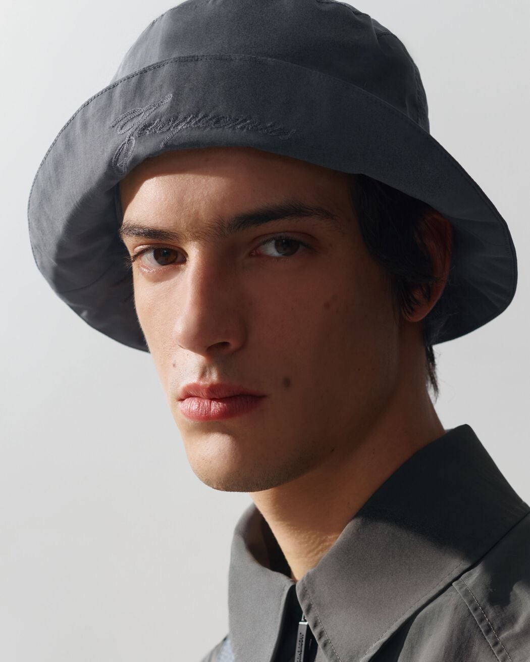 The Baluchon bucket hat
jacquemus the baluchon bucket hat