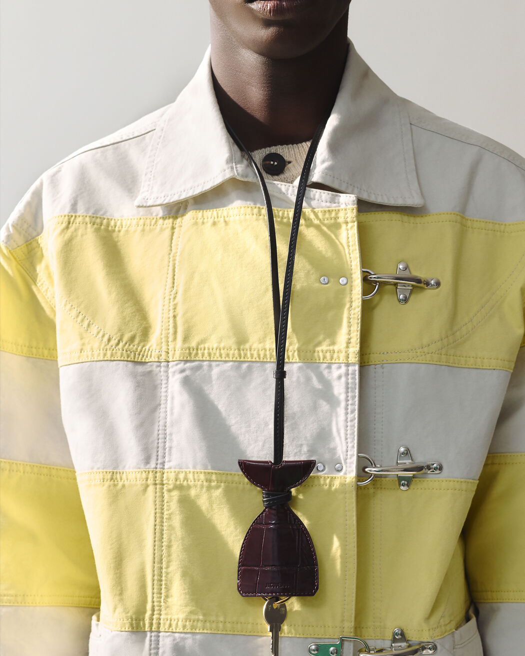 The Poisson key necklace jacquemus the poisson key necklace