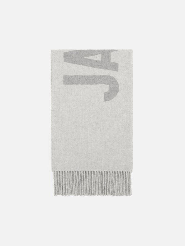 The Jacquemus scarf وشاح the jacquemus