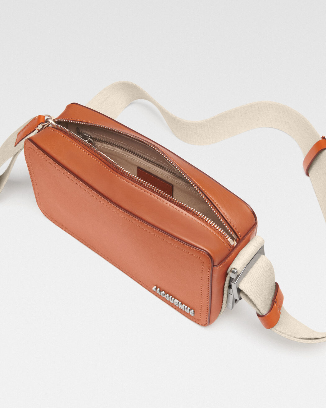 حقيبة Le Cuerda Horizontal jacquemus حقيبة le cuerda horizontal