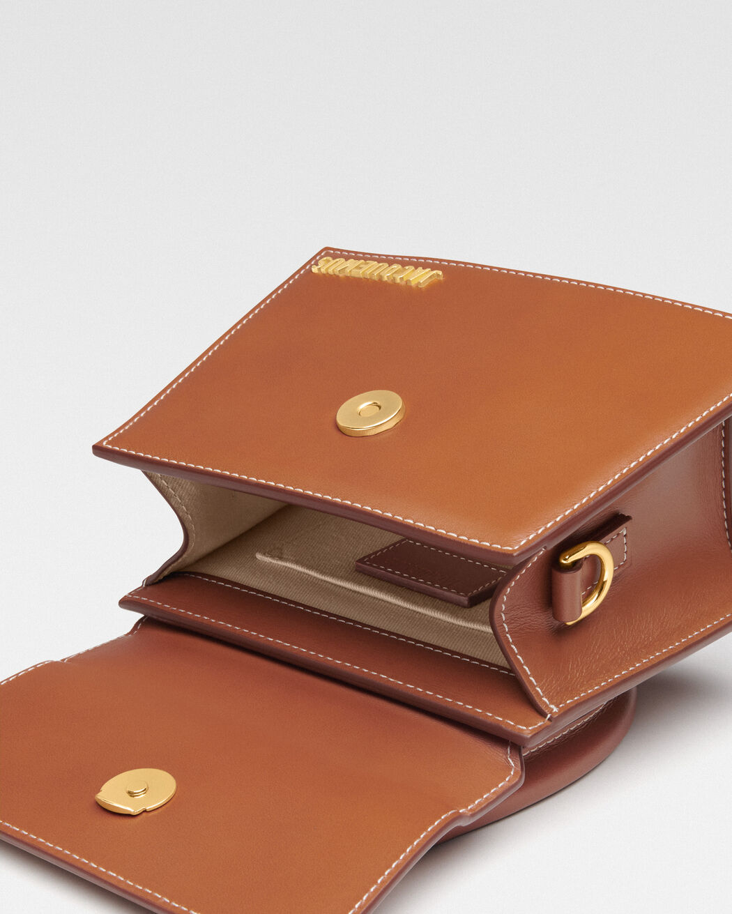 حقيبة The medium Chiquito jacquemus حقيبة the medium chiquito