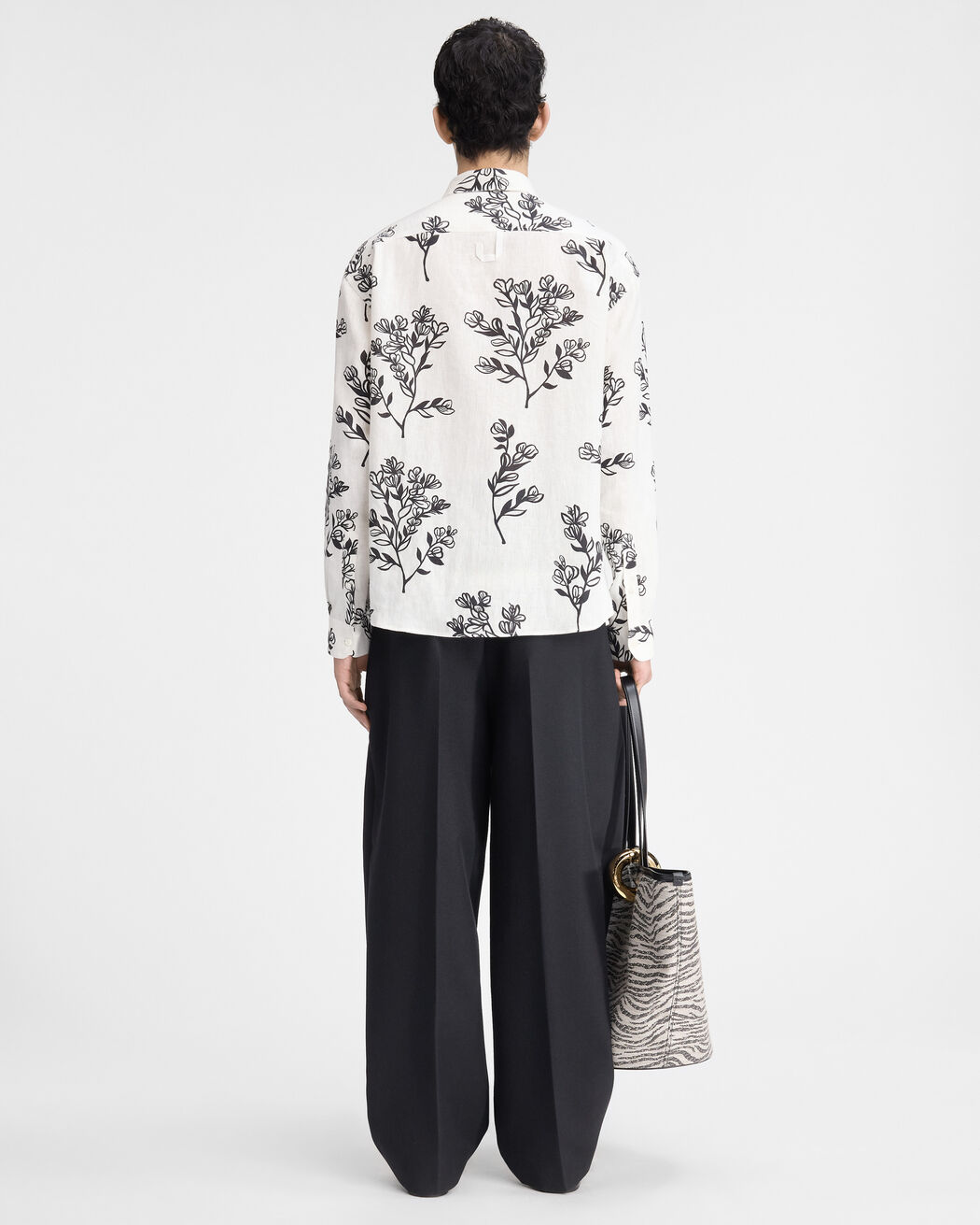 The Simon shirt قميص jacquemus the simon shirt قميص