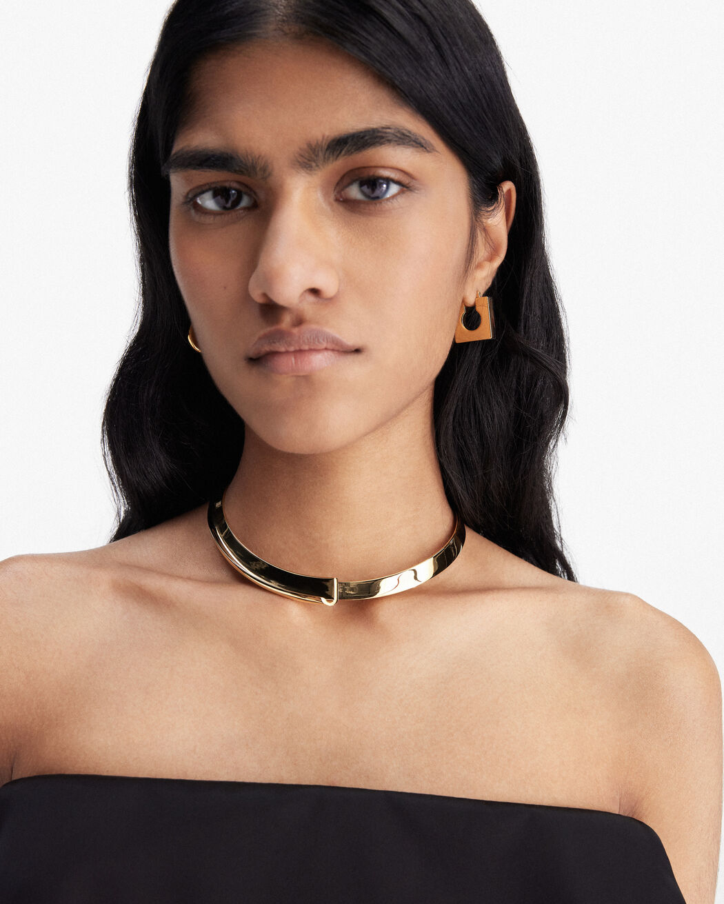 The J necklace jacquemus the j necklace