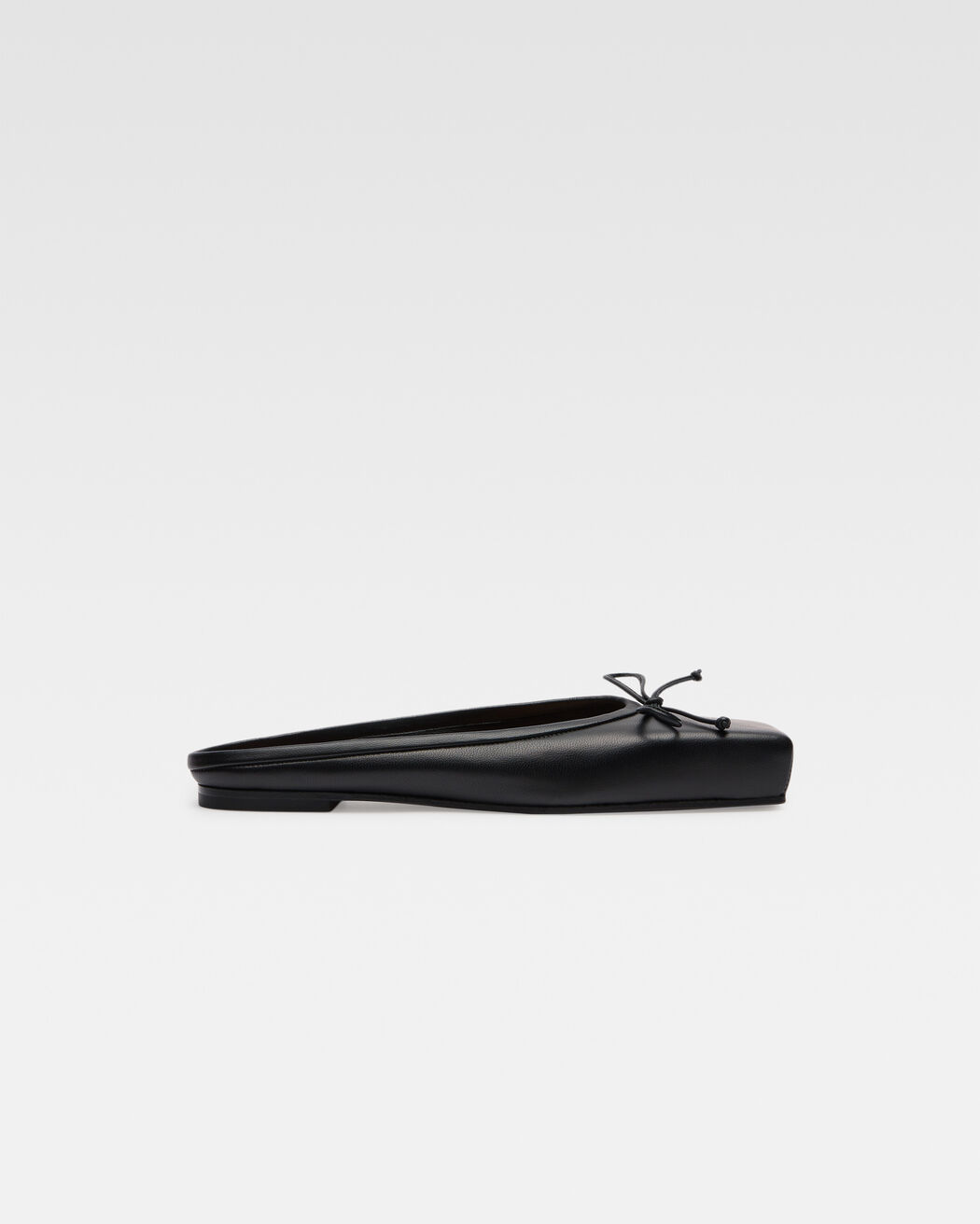 The flat Ballet حذاء jacquemus the flat ballet حذاء