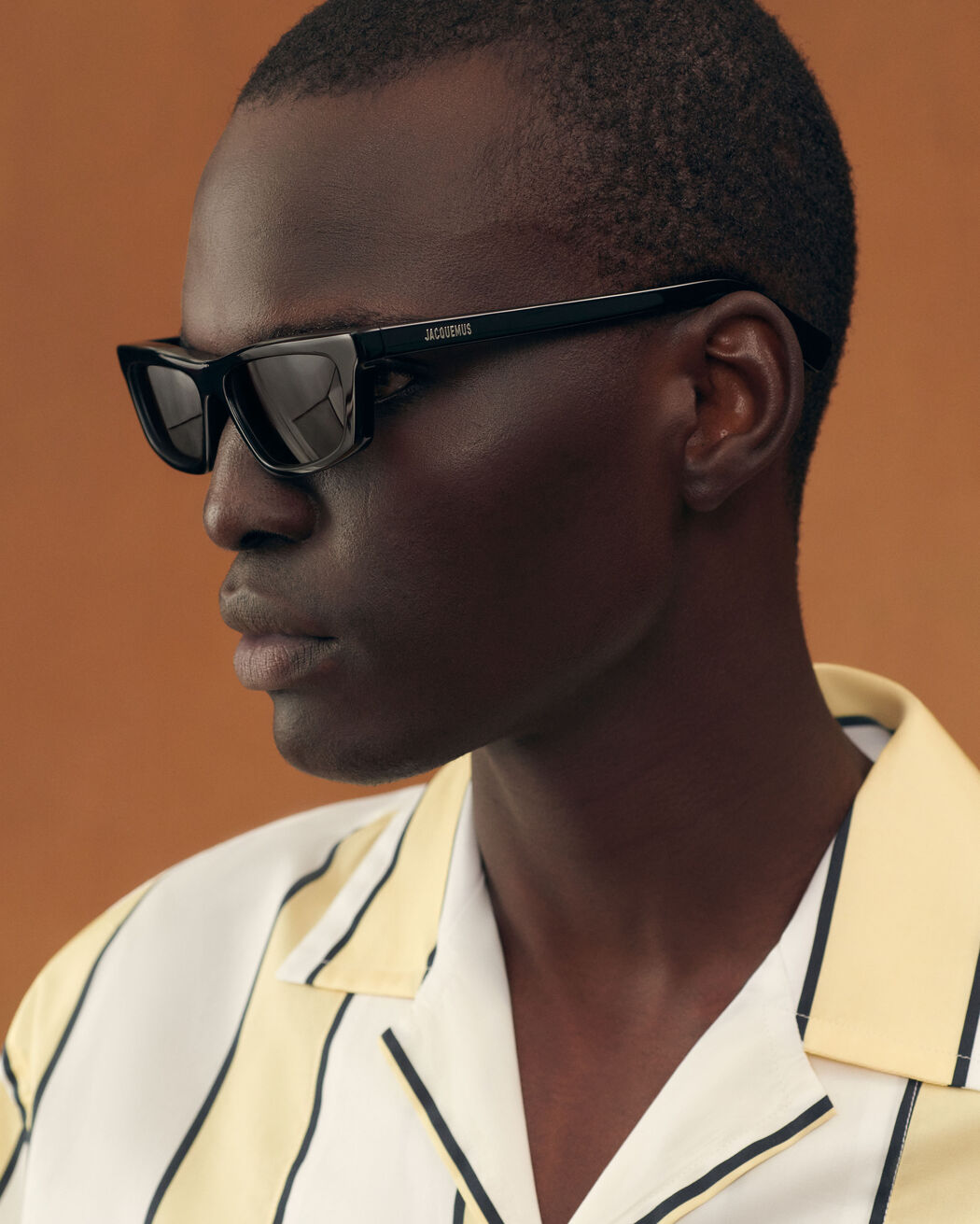 The Trapezi sunglasses
 jacquemus the trapezi sunglasses