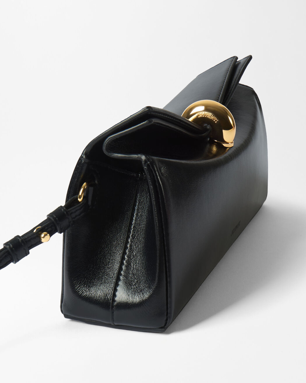 The Valérie clutch jacquemus the val rie clutch