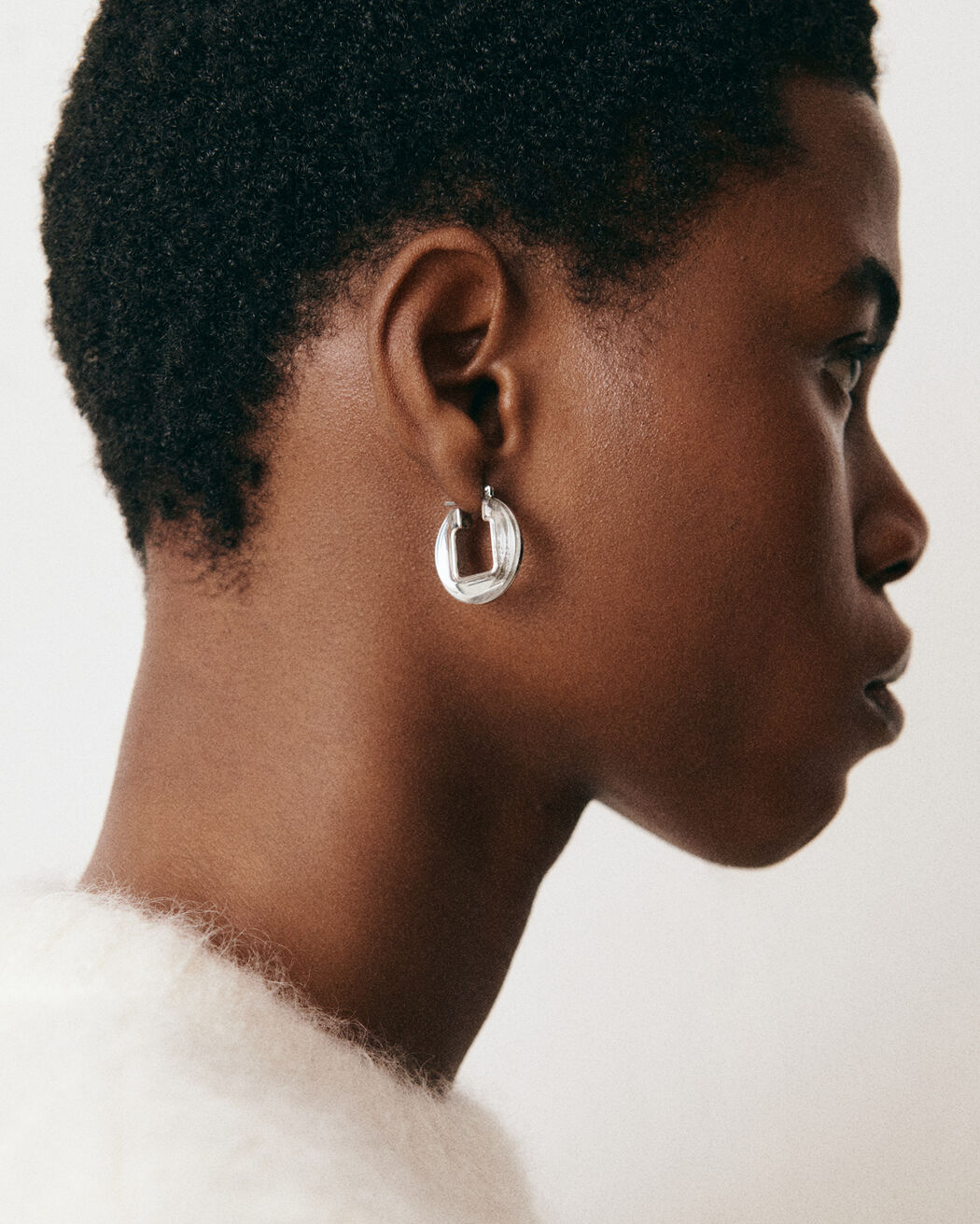 The Rond Carré earrings jacquemus the rond carr earrings