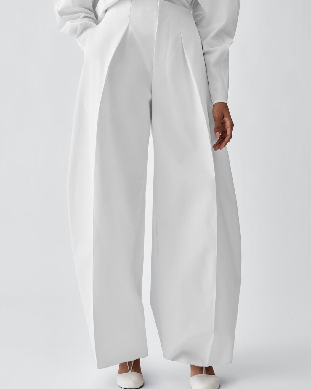 The Ovalo fluid pants jacquemus the ovalo fluid pants