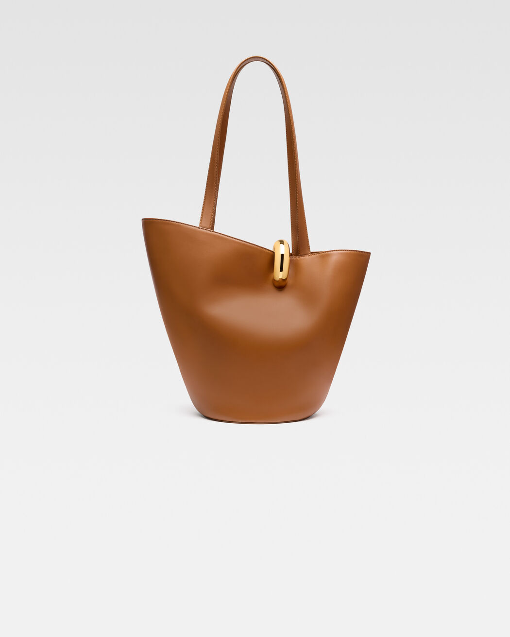 The medium Bambola jacquemus the medium bambola