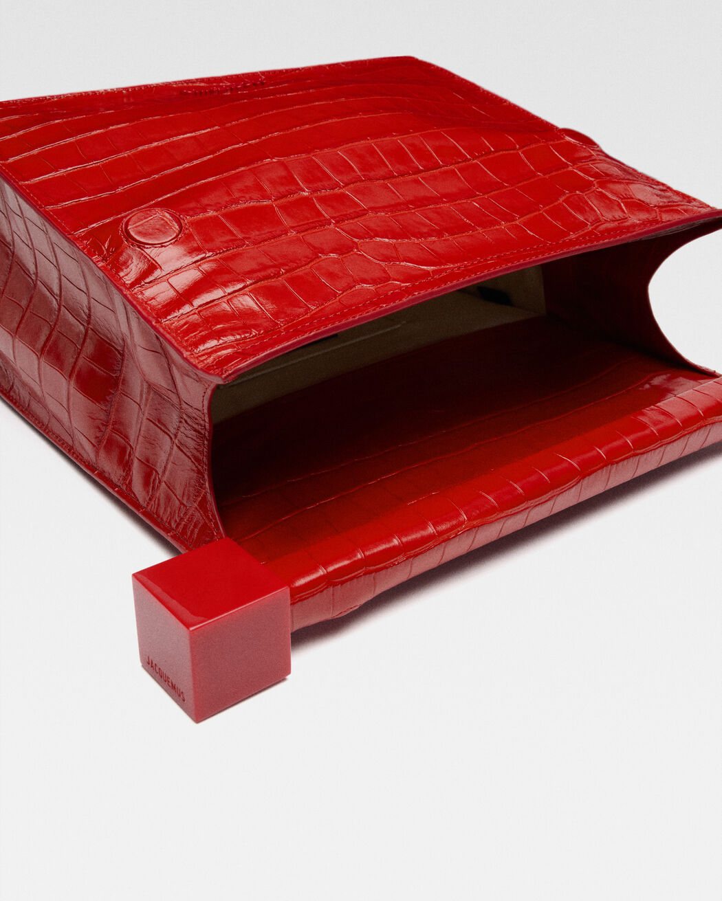 The Rond Carré clutch jacquemus the rond carr  clutch