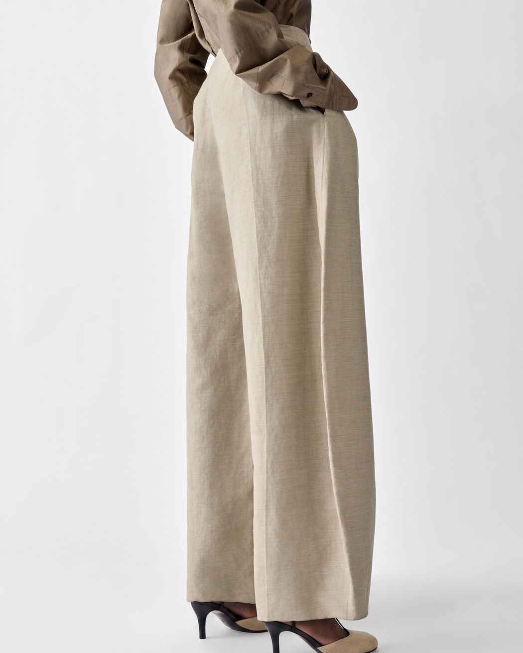 The Ovalo fluid pants jacquemus the ovalo fluid pants
