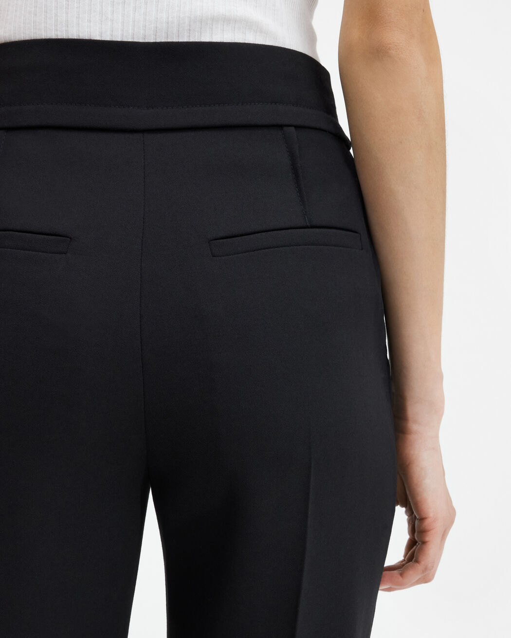 بنطال Le Pantalon Tibau jacquemus بنطال le pantalon tibau