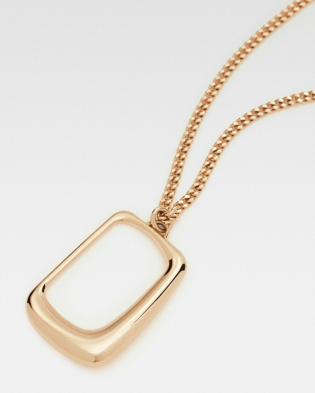 The Ovalo necklace jacquemus the ovalo necklace