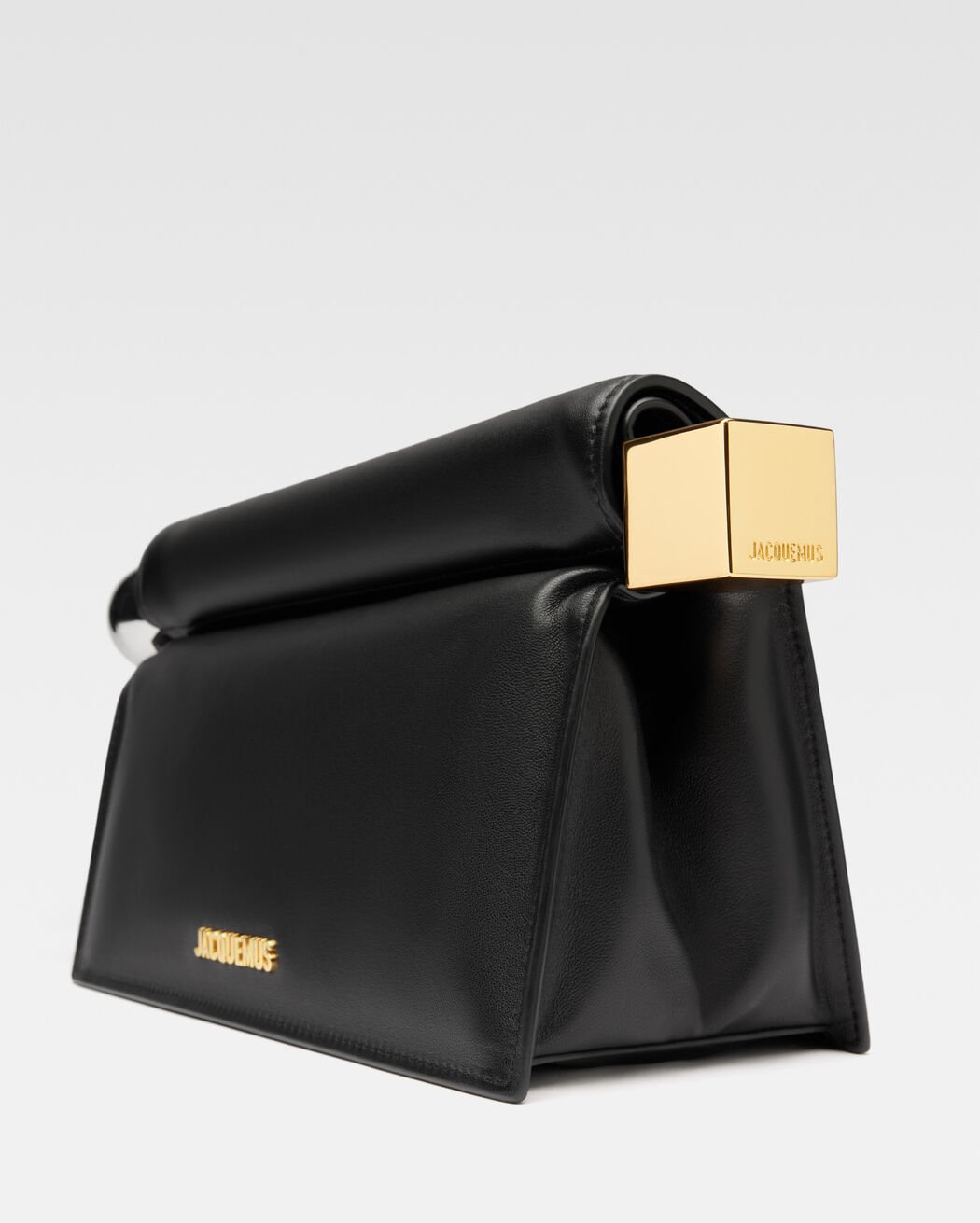 The Rond Carré clutch jacquemus the rond carr  clutch