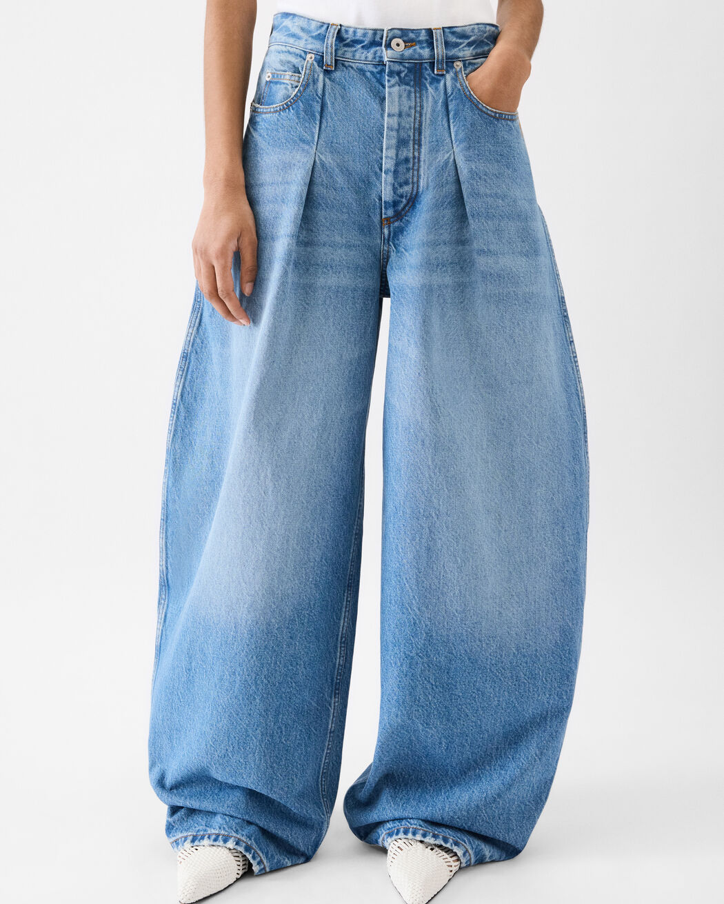 The Ovalo de-Nîmes denim pants jacquemus the ovalo de n mes denim pants